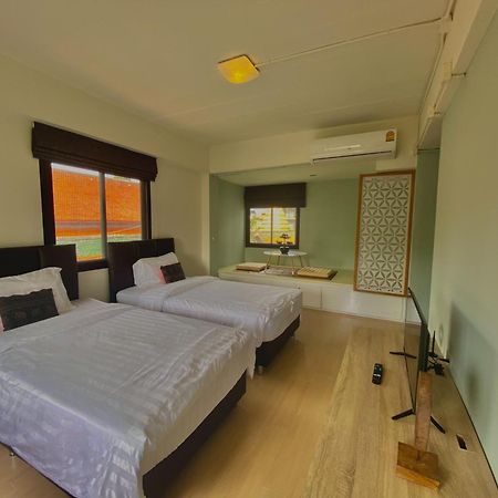 Baan Ploy In (Adults Only) Vandrarhem Chiang Mai Exteriör bild